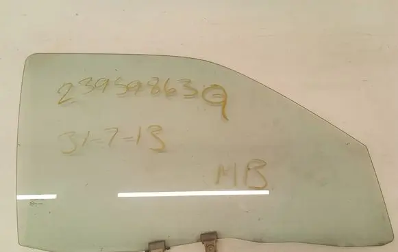 Opel Frontera B Front door window glass four-door 43R00082