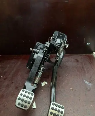 Mercedes-Benz A W169 Pedal assembly A1692900316