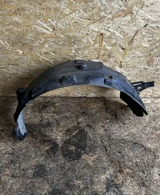 Land Rover Discovery 3 - LR3 Front mudguard 
