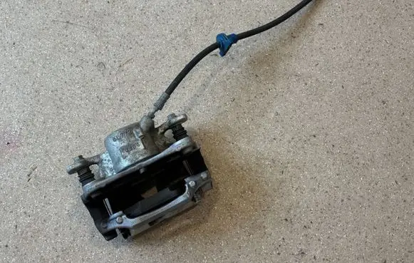 BMW X1 U11 Front brake caliper 6891044