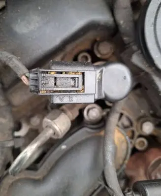 Peugeot 407 Fuel injector 9657144580