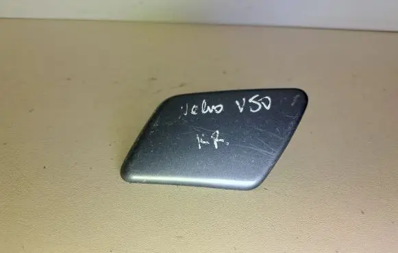 Volvo V50 Headlight washer spray nozzle cap/cover 30655872
