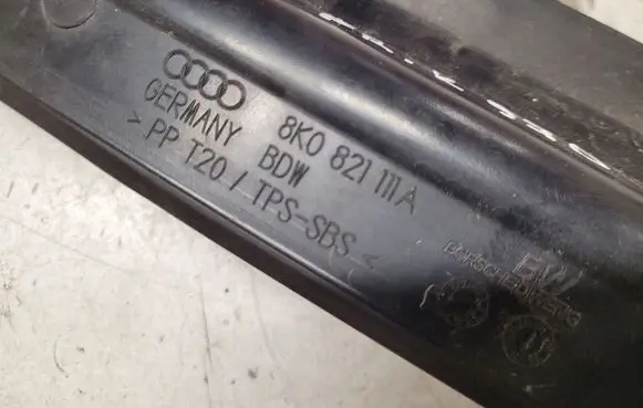 Audi A4 S4 B8 8K Fender end trim 8K0821111A