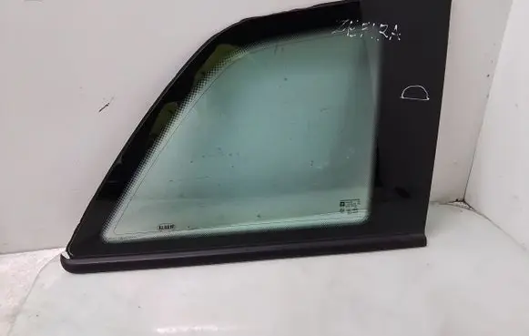 Opel Zafira B Rear side window