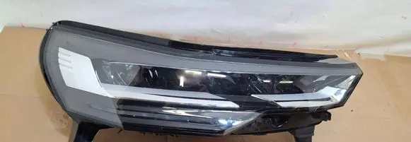 Renault Captur II Headlight/headlamp 260100091R