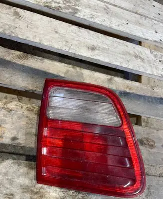 Mercedes-Benz E W210 Tailgate rear/tail lights A2108202364 S2501Z030