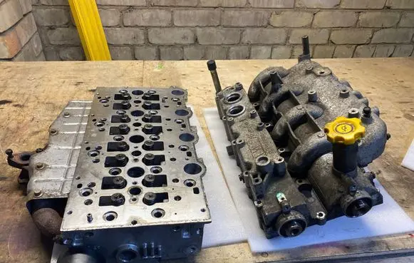 Chrysler Voyager Engine head 90352040F 90132360F