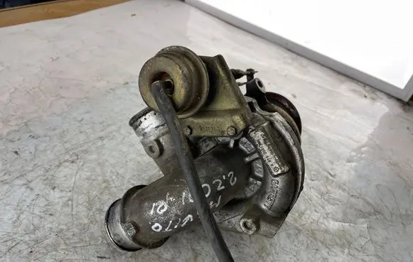 Mercedes-Benz Vito Viano W638 Turbo A6110961399
