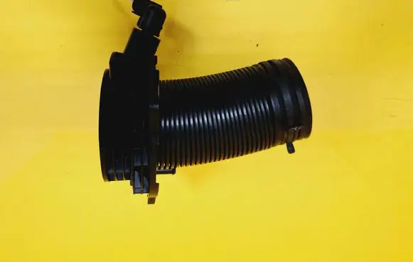 Volkswagen Golf Plus Air intake hose/pipe 1K0129684