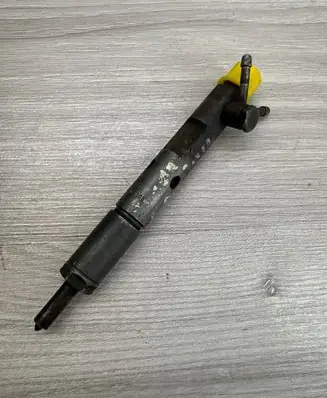 Land Rover Freelander Fuel injector KBAL70P46 819 939