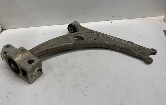 Volkswagen PASSAT B6 Front lower control arm/wishbone 3C0407153B