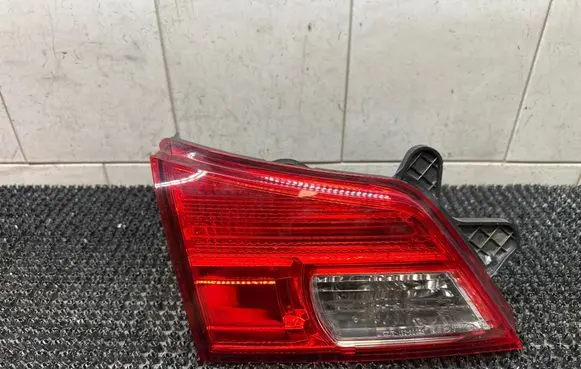 Subaru Legacy Tailgate rear/tail lights 13220072