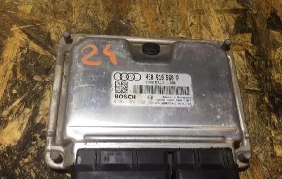 Audi A8 S8 D3 4E Engine control unit/module ECU 4E0910560P