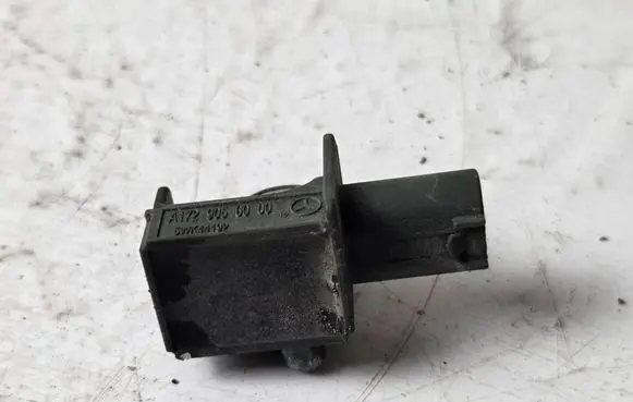 Mercedes-Benz E W212 Airbag deployment crash/impact sensor A1729056000 5WK44192