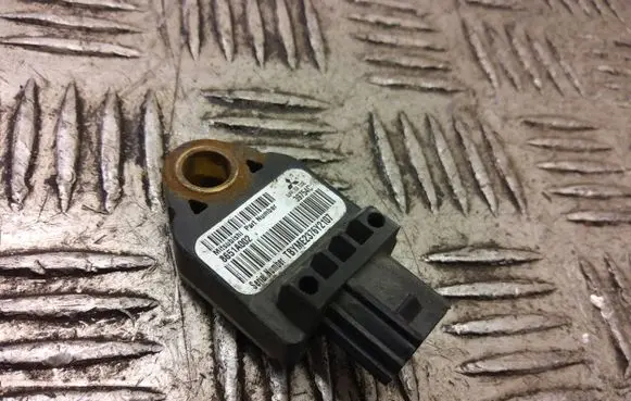Mitsubishi Outlander Airbag deployment crash/impact sensor 8651A002
