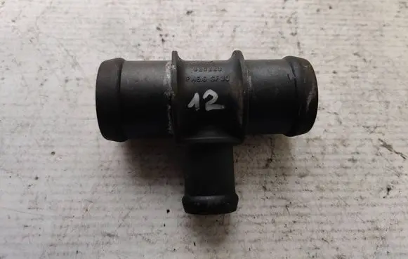 Volkswagen PASSAT B7 Engine coolant pipe/hose 323220