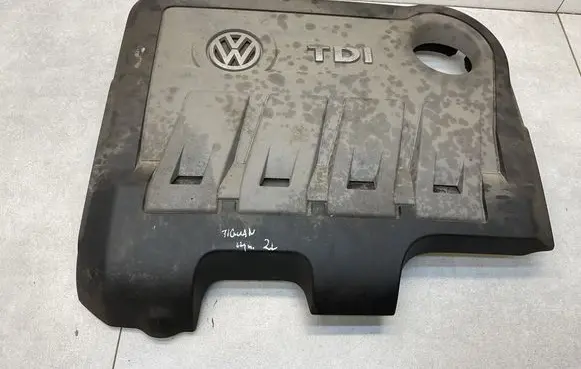 Volkswagen Tiguan Engine cover (trim) 03L103925R