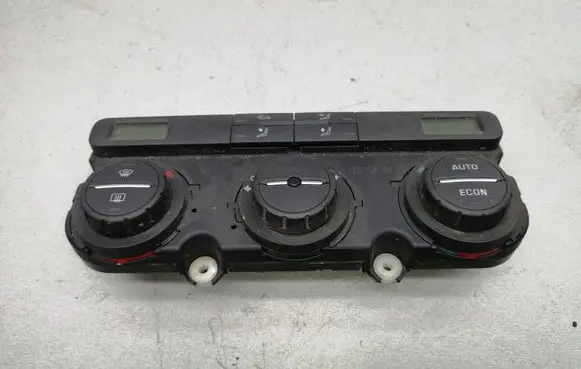 Volkswagen PASSAT B6 Climate control unit