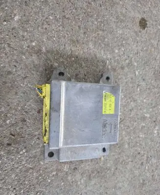 Mazda 323 Airbag control unit/module B30E57K30A
