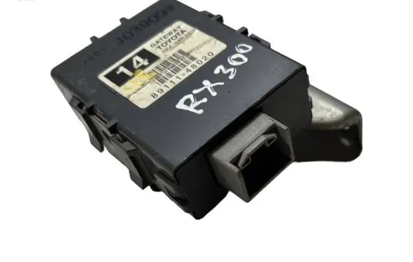 Lexus RX 300 Gateway control module 8911148020 J03009W