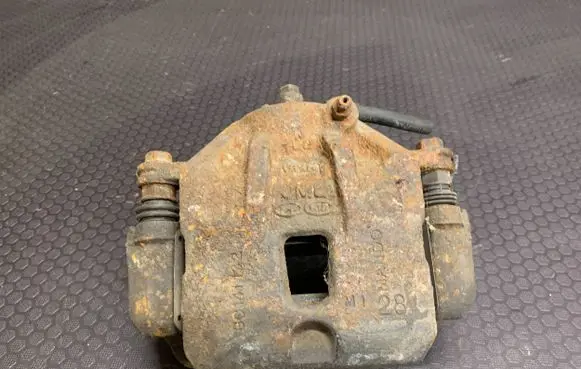 Hyundai Tucson JM Front brake caliper BC140092