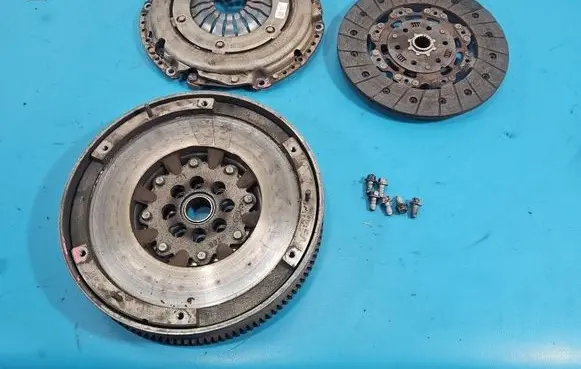 Opel Astra K Dual mass flywheel 55498479 IMPRK1552344