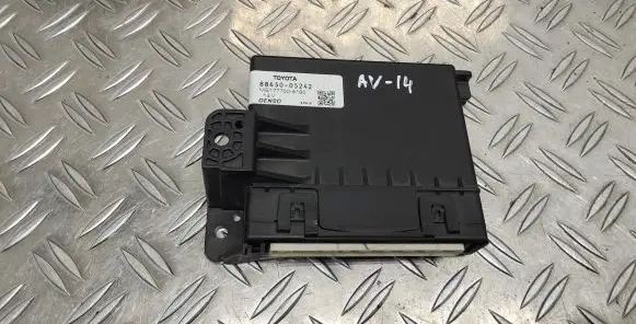 Toyota Avensis T270 Climate control unit 8865005242