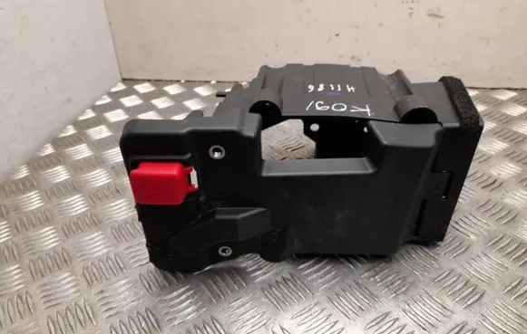 Volvo XC60 Battery tray 31652062