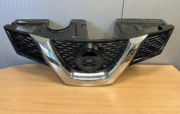 Nissan X-Trail T32 Front bumper upper radiator grill 623104CE0A 623104CE0B