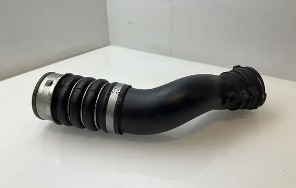 BMW 3 E90 E91 Intercooler hose/pipe 7599293 70376836 51750610A