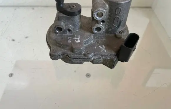 Audi A8 S8 D3 4E Throttle valve 057129086H 2900309041 A2C53022956
