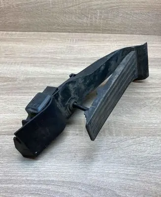 BMW 5 E39 Accelerator throttle pedal 6753519