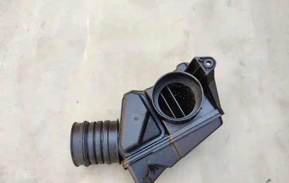 Mercedes-Benz SLK R171 Intake resonator A2710900804 054700