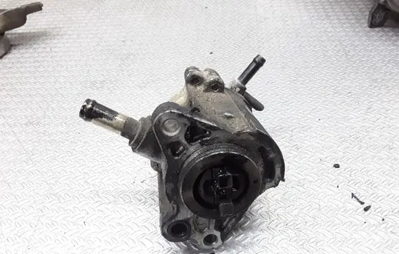Toyota Avensis Verso Vacuum pump 2930027020 0810002740