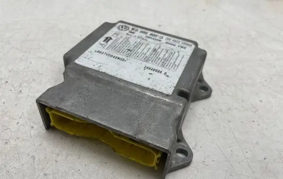 Audi A4 S4 B8 8K Airbag control unit/module 1K0909605G