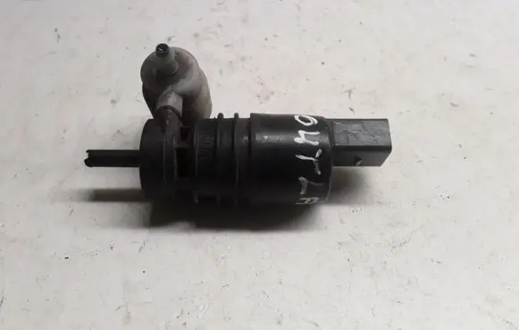 Mitsubishi Outlander Windscreen/windshield washer pump 3043125