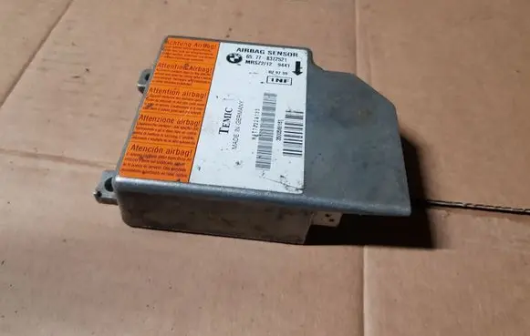 BMW 5 E39 Airbag control unit/module 8372521