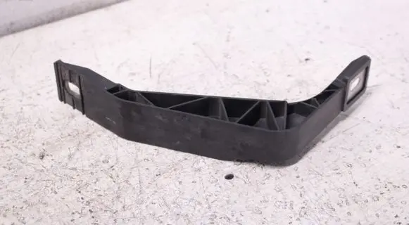Audi Q3 8U Radiator support slam panel bracket 8U0805527