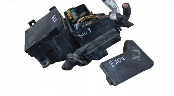 Nissan Qashqai Fuse module 284B7JD00B