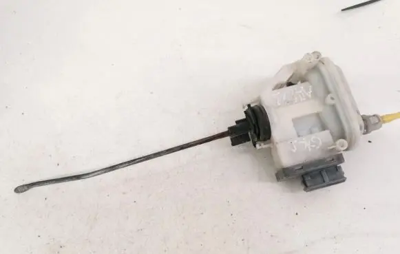 Volkswagen PASSAT B4 Central locking vacuum pump 3A0862153B