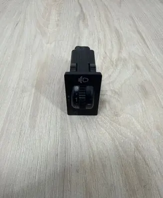Toyota Corolla Verso AR10 Headlight level height control switch 37139 8415202021