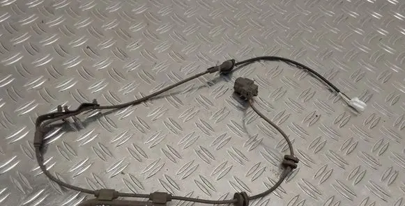 Toyota Prius+ (ZVW40) Rear ABS sensor wiring 