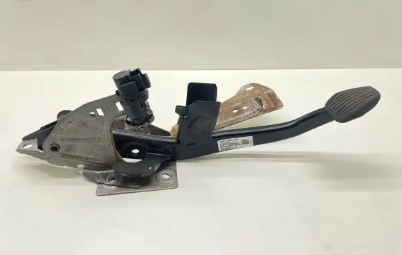 Volvo V50 Brake pedal 4N512467CG 31202370 10515M02