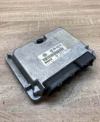 Volkswagen PASSAT B5 Engine control unit/module ECU 038906018FQ 0281010172