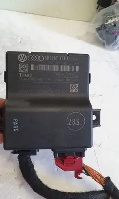 Audi A4 S4 B8 8K Gateway control module 8R0907468N 8R0907468C