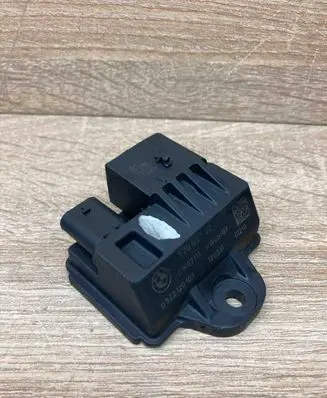 BMW 3 F30 F35 F31 Glow plug pre-heat relay 8570087 0522120103