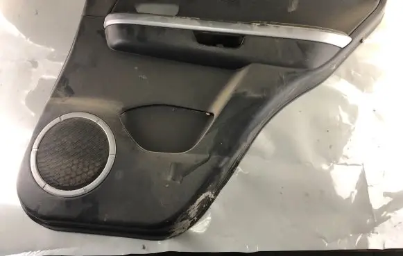 Suzuki Grand Vitara II Rear door card panel trim