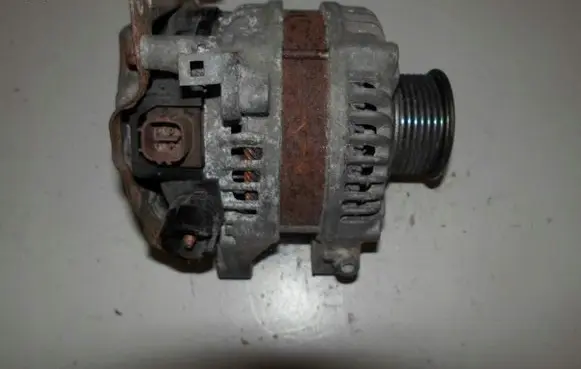Honda CR-V Generator/alternator CSF37