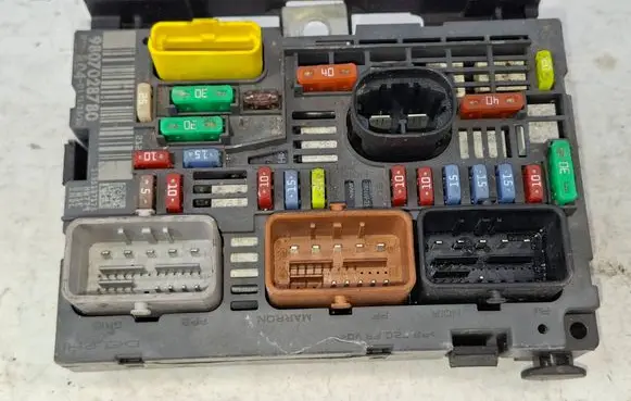 Peugeot 308 BSM Control unit 9807028780