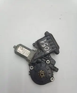 Toyota Corolla Verso E121 Rear door window regulator motor 698300F020